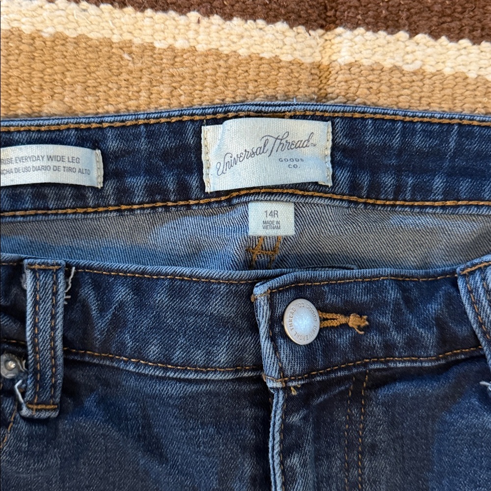 High Rise Wide Leg Jeans - Picture 3 of 3